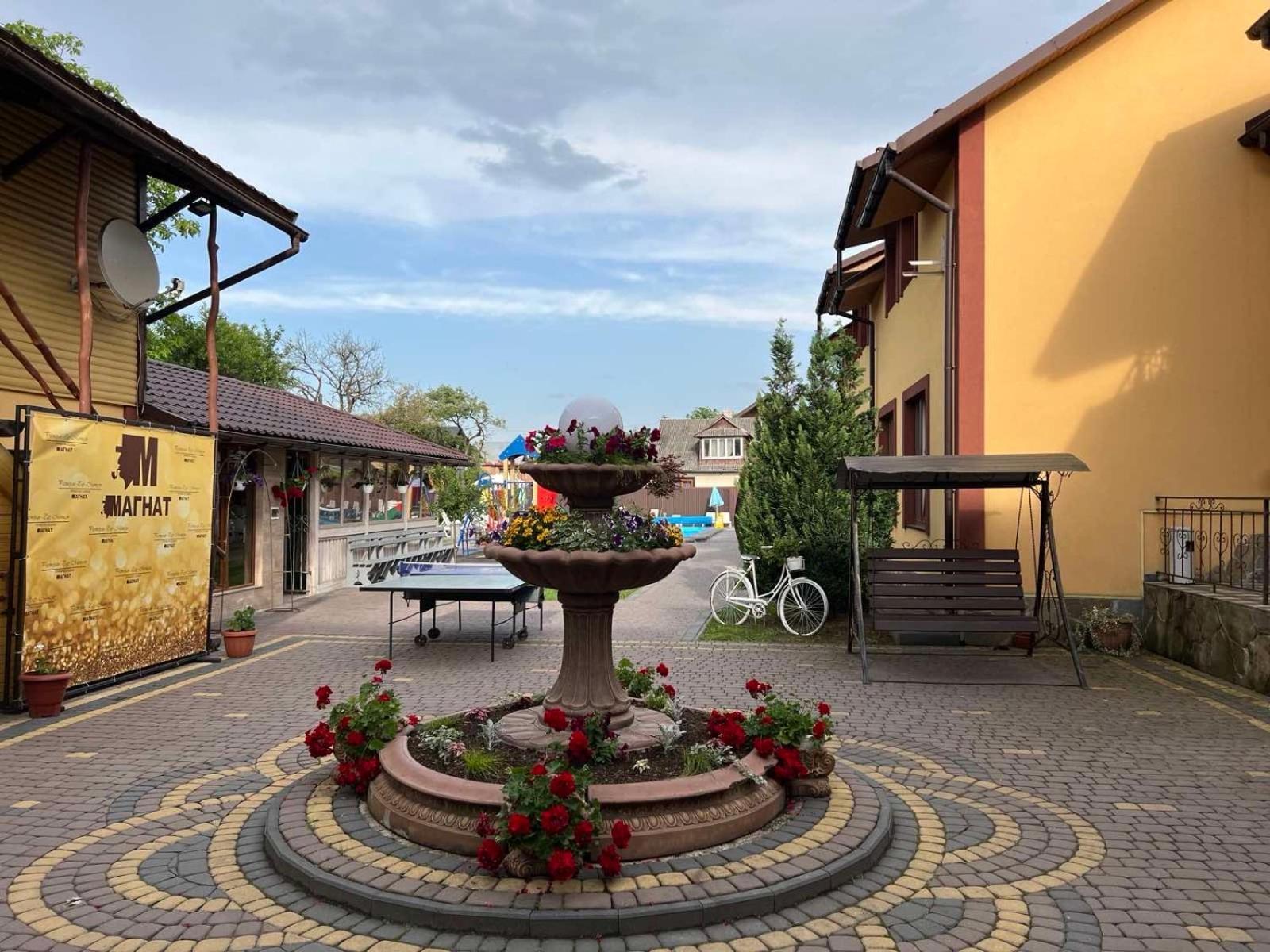 Sadyba Magnat Hotel Deliatyn ภายนอก รูปภาพ